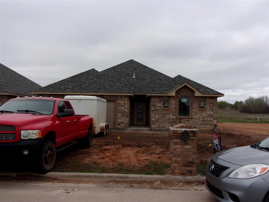 212 NW Granite Ave, Cache, OK 73527 - photo 1