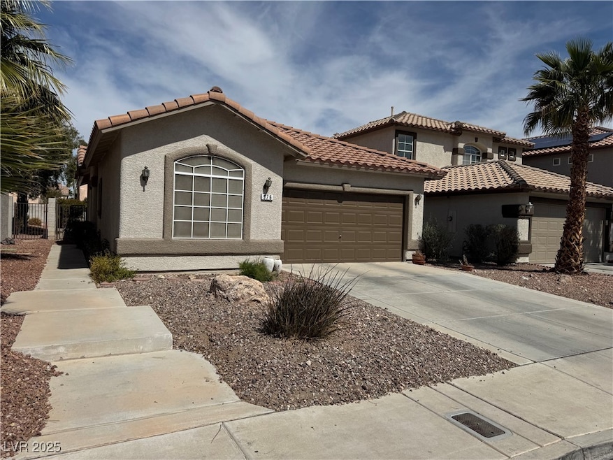 Mediterranean / spanish-style house featuring stuc