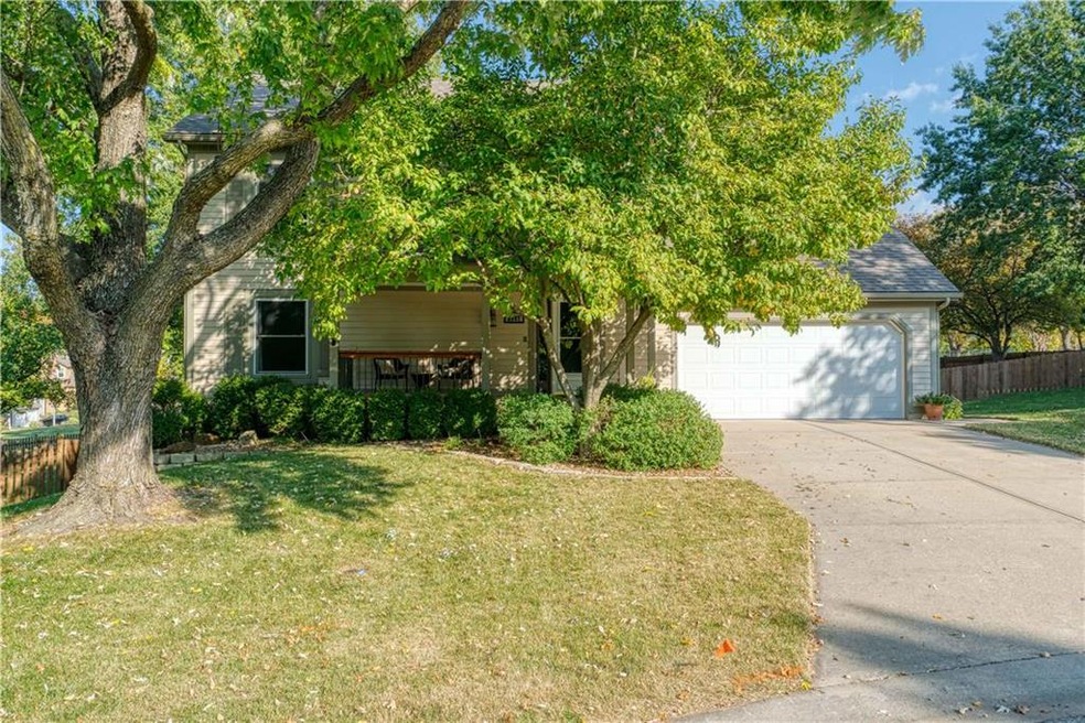 6807 Rene St, Shawnee, KS 66216 - photo 1