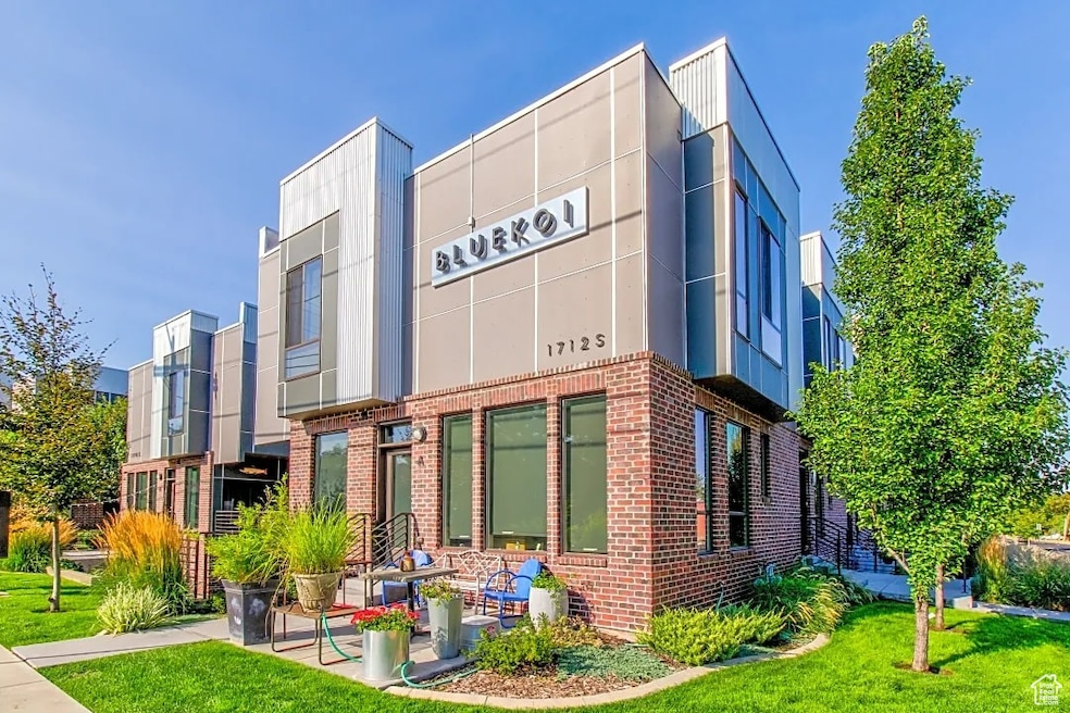 For Sale $10,580,000