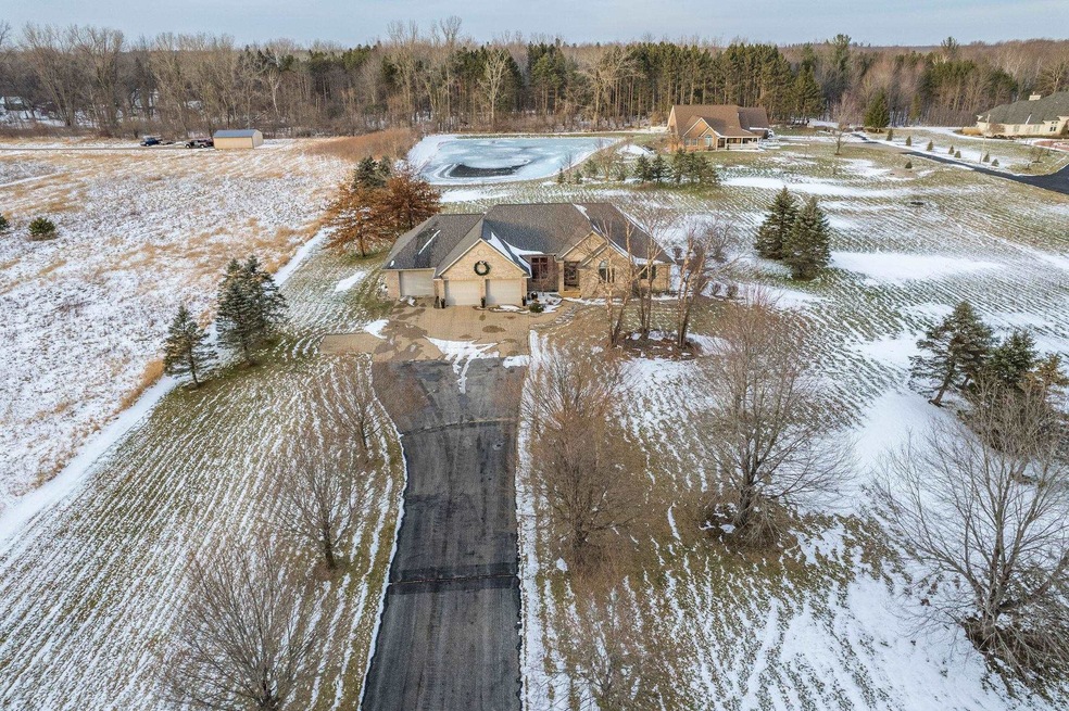 3585 E Hubbard Rd, Midland, MI 48642 - photo 1