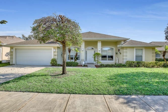 BEAUTIFUL HOME WITH OVER 2100SQ FEET OF LIVING