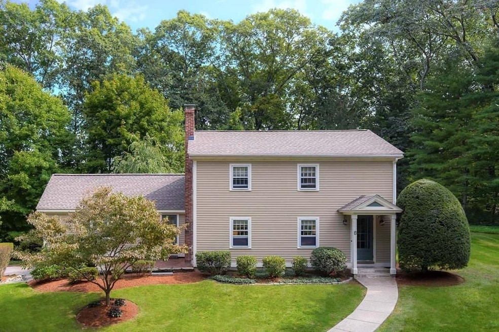 8 Stub Toe Ln, Southborough, MA 01772 - photo 1