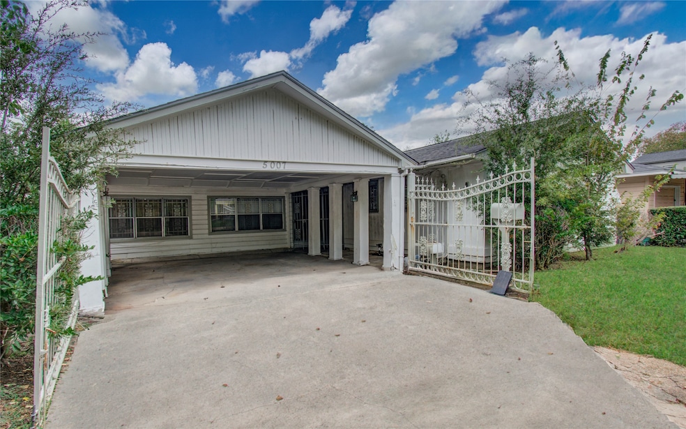 5007 Edfield St, Houston, TX 77033 - photo 1
