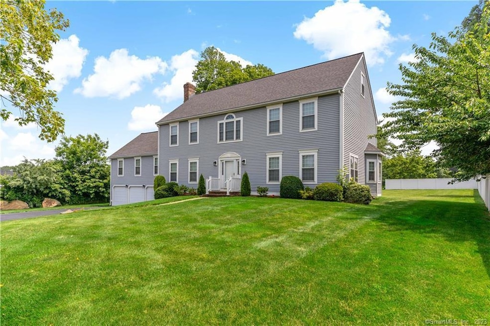 13 Lomartra Ln, Branford, CT 06405 - photo 1