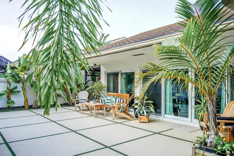 126 Seashore Dr, Jupiter, FL 33477 - photo 1