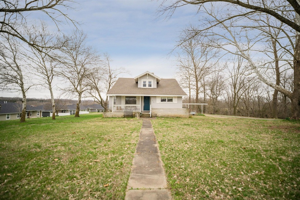 853 E Country Crest Rd-1