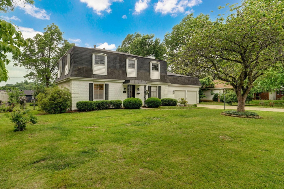 814 W Swan St-1