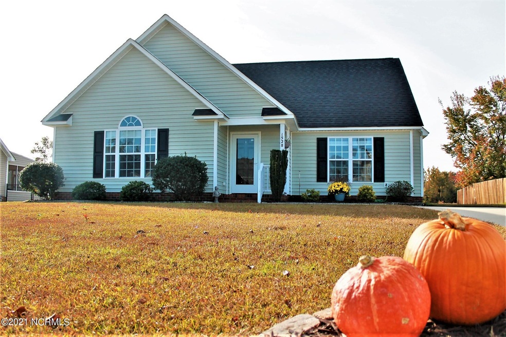 1528 Ashmoor Ln, Winterville, NC 28590 - photo 1