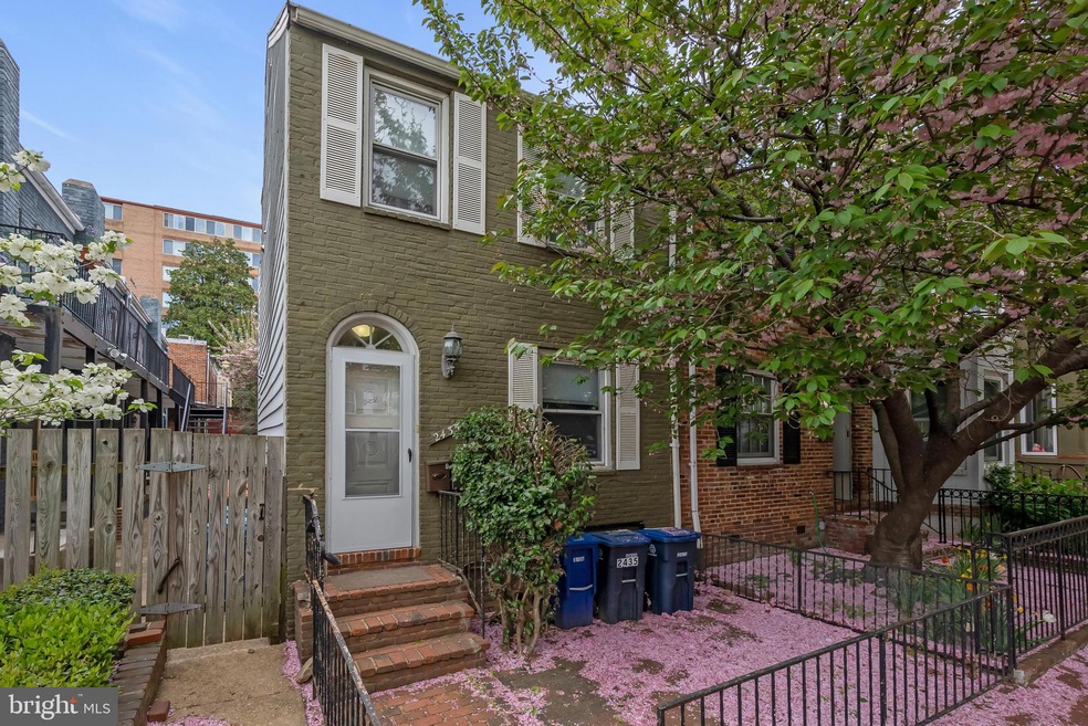 2435 I St NW unit A, Washington, DC 20037 - photo 1