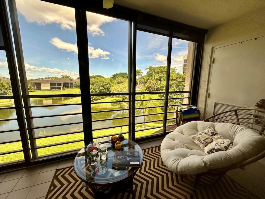 7582 Regency Lake Dr unit 6301, Boca Raton, FL 33433 - photo 1