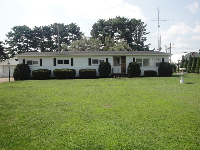 Beautiful country home!
