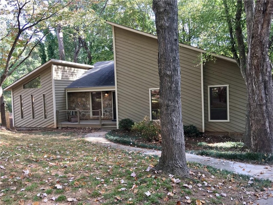 140 Winterberry Ct, Roswell, GA 30076 - photo 1