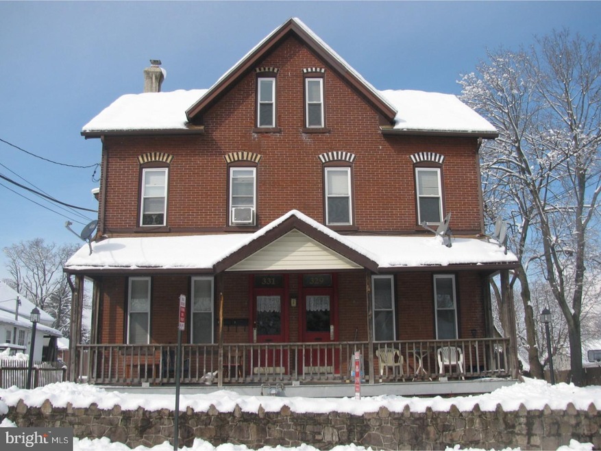 329 Walnut St unit 2ND FL, Spring City, PA 19475 - photo 1