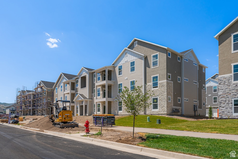 13713 S Hanley Ln unit EE303, Riverton, UT 84065 - photo 1