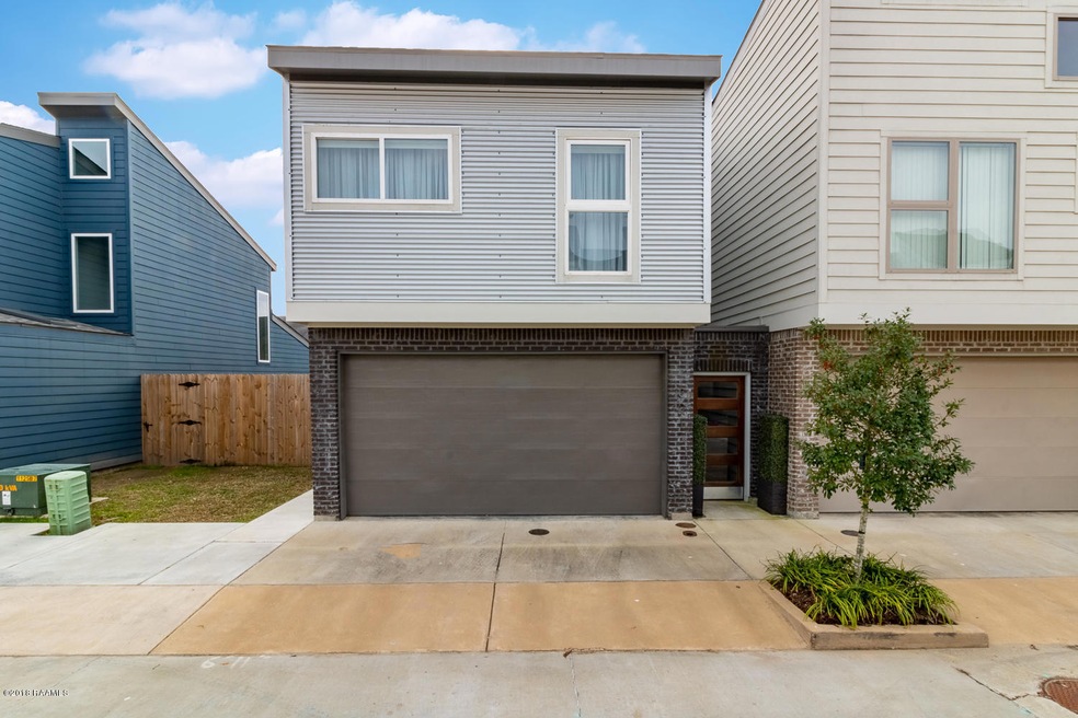 301 Highland Park Ln-29