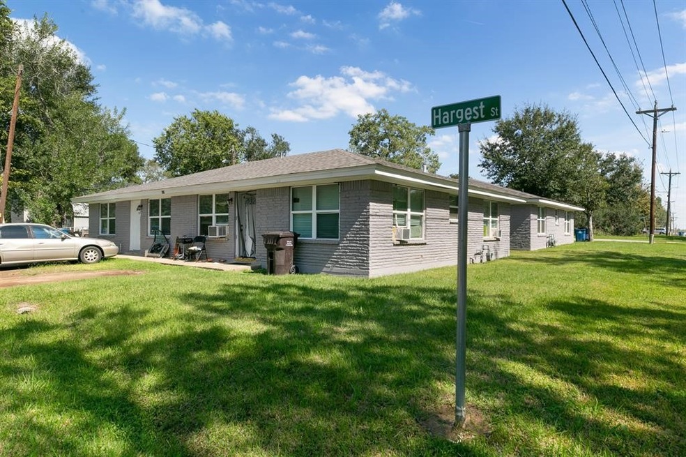 Welcome to 716 Hargest Street – Your Modern Retrea