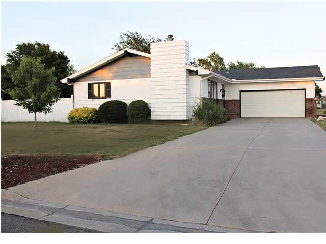 GREAT LOCATION WITH CORNER LOT JUST ACROSS THE STR