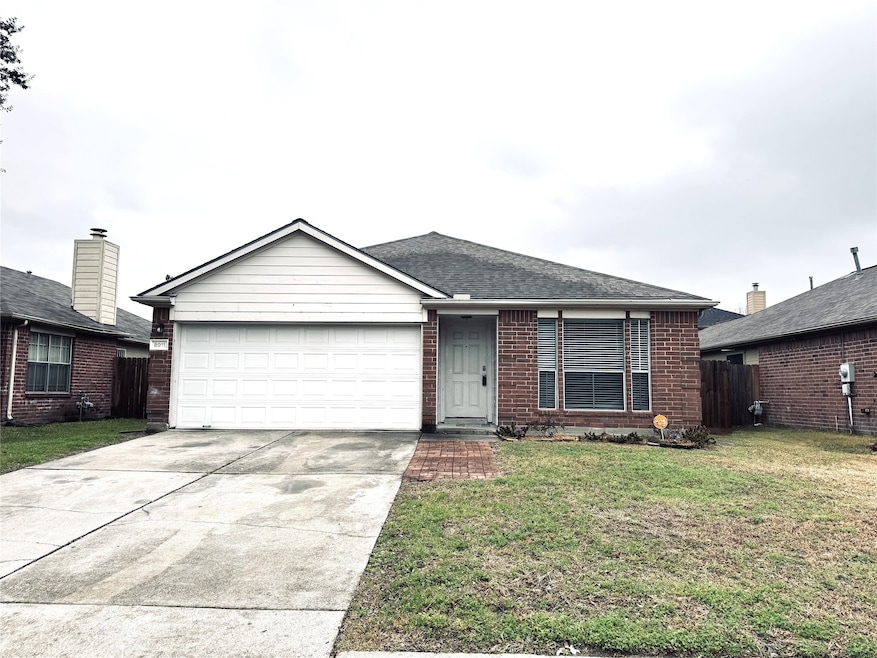 8911 Cedar Top Dr, Houston, TX 77088 - photo 1