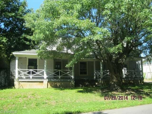 215 N Dogwood Ave, Siler City, NC 27344 - photo 1