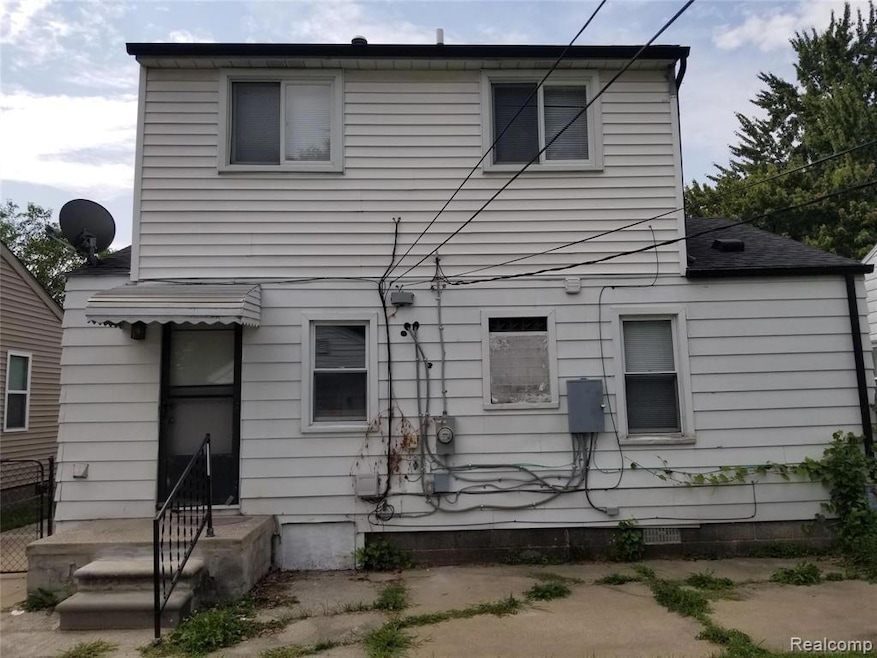FRONT OF THE HOUSE