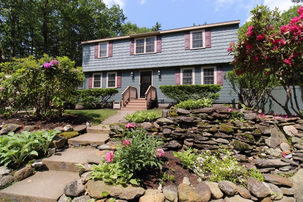 231 Walnut St, Rochester, NH 03867 - photo 1