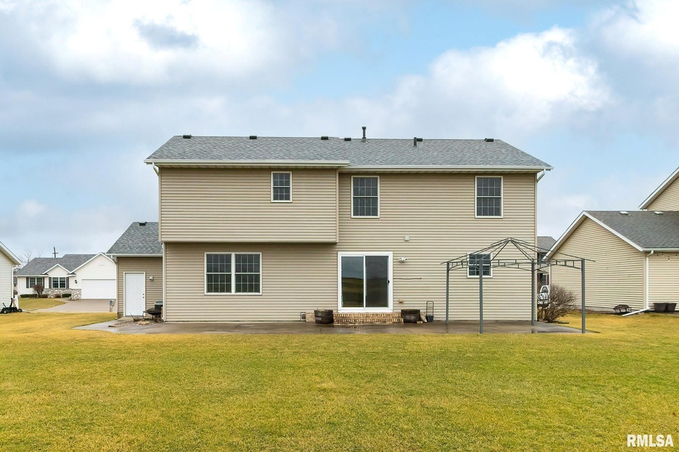 1314 W 62nd Ct, Davenport, IA 52806 - photo 1