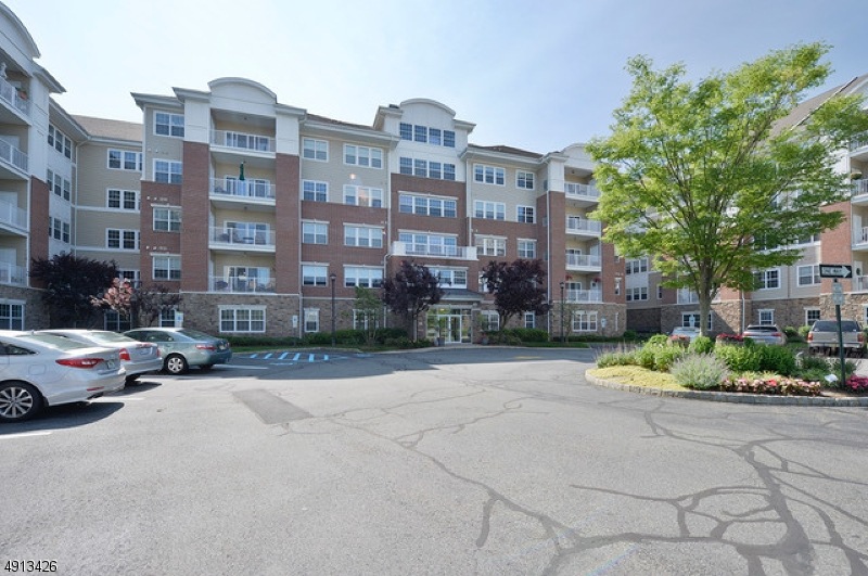 7206 Warrens Way unit 206, Wanaque, NJ 07465 - photo 1