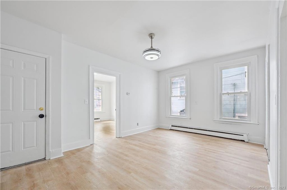 120 Pequonnock St unit 1, Bridgeport, CT 06604 - photo 1