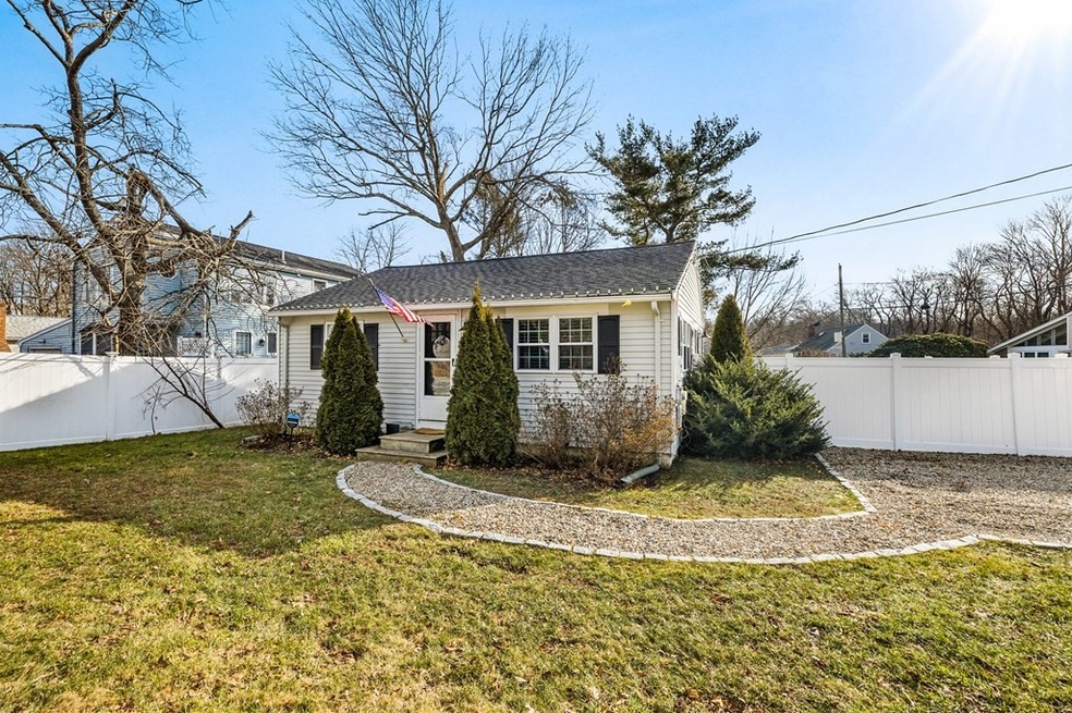 1103 Ocean St, Marshfield, MA 02050 - photo 1