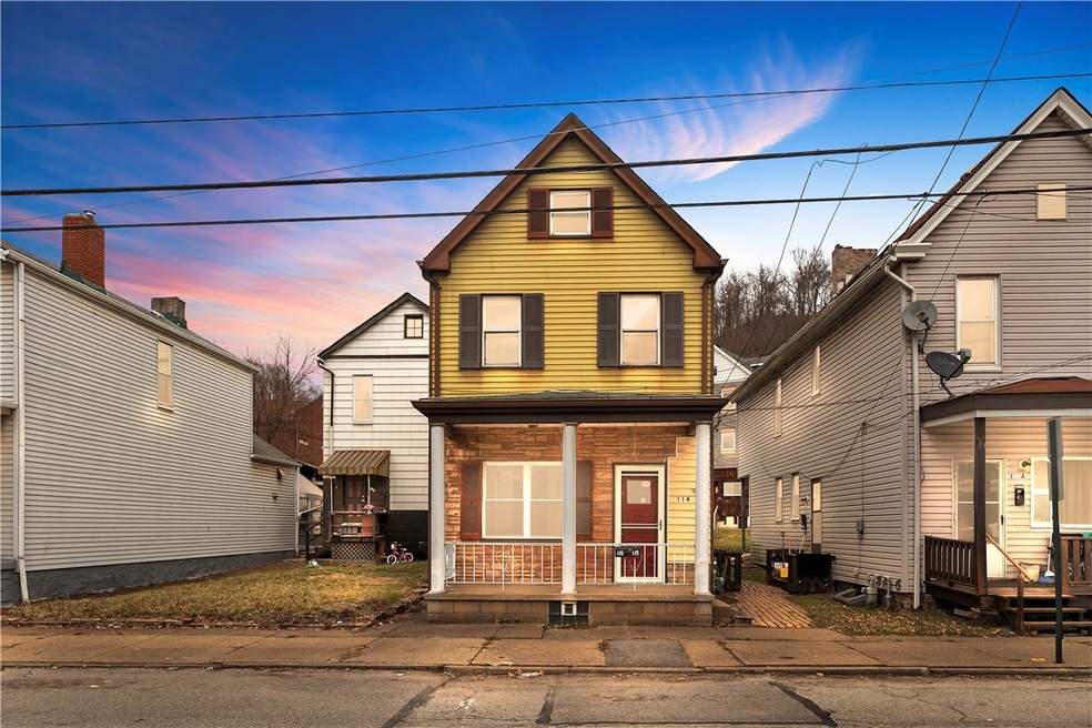 Welcome to 122 Middle Ave! Turn key Property! This