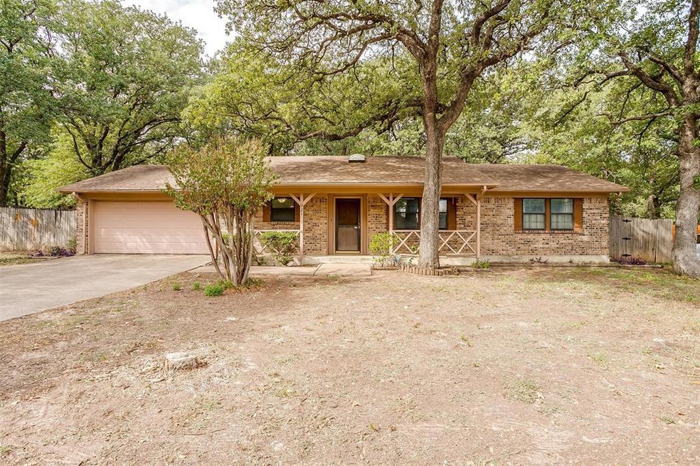 921 Rosebud Dr, Azle, TX 76020 - photo 1