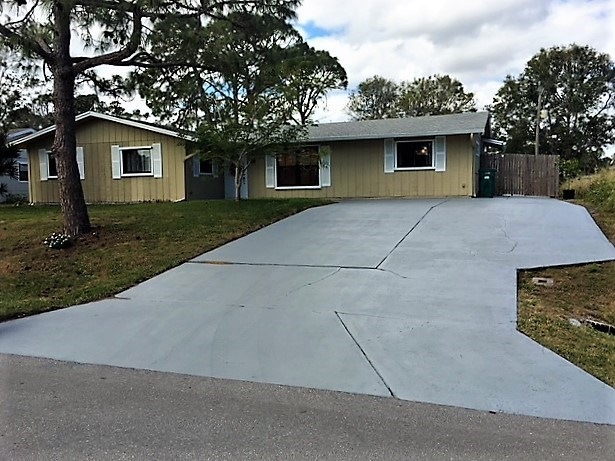 437 Concha Dr, Sebastian, FL 32958 - photo 1