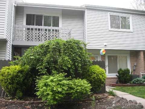 201 Springmeadow Dr, Holbrook, NY 11741 - photo 1