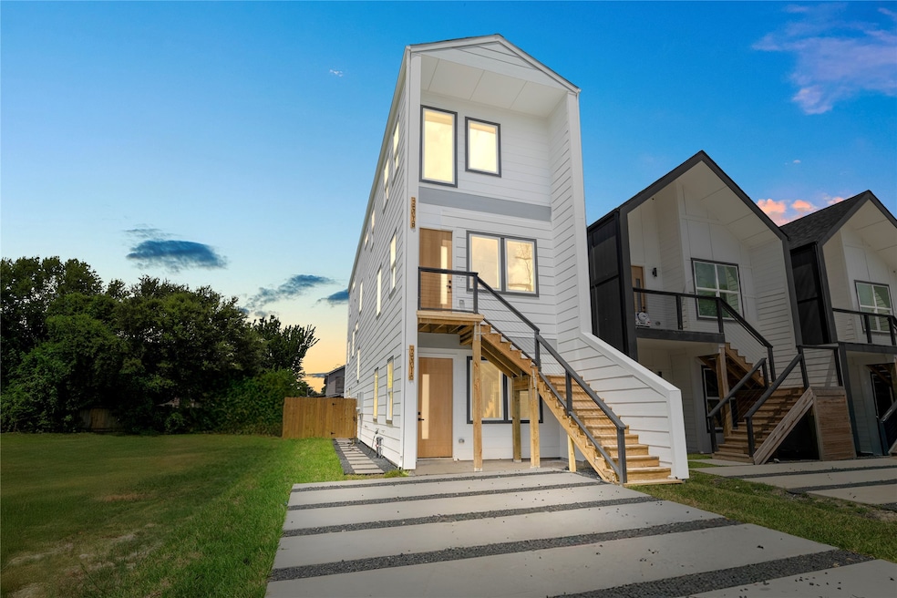 7901 Cora St unit B, Houston, TX 77088 - photo 1