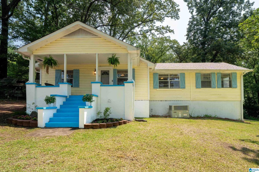 WELCOME TO 220 HONEYSUCKLE LANE!