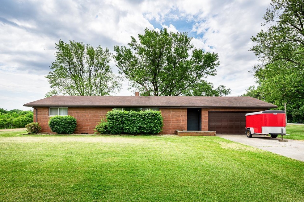 12331 Kress Rd, Roanoke, IN 46783 - photo 1