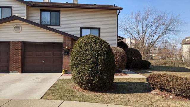 18525 Meadow Ln, Hazel Crest, IL 60429 - photo 1