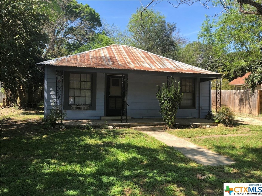 1206 W Martin Luther King Dr, San Marcos, TX 78666 - photo 1