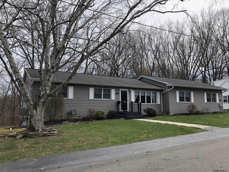 7 Mann Dr, Castleton On Hudson, NY 12033 - photo 1