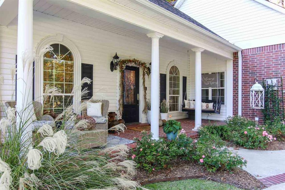 901 Clear Creek Dr, Texarkana, TX 75503 - photo 1