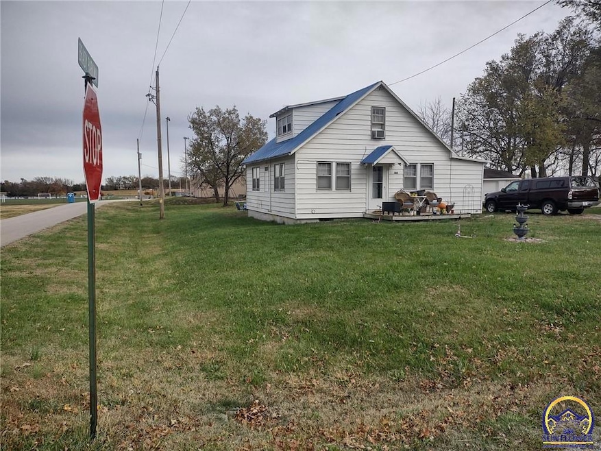 408 Ash St, Overbrook, KS 66524 - photo 1