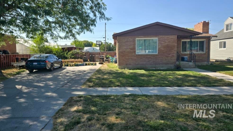 For Sale $319,900 • Co-Listing Agent
