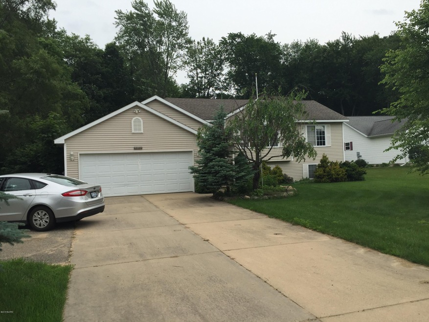 12926 Valley Dr, Wayland, MI 49348 - photo 1