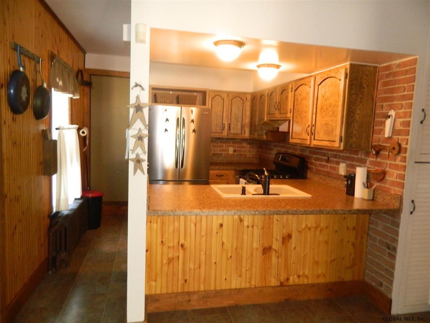 885 8th Ave, Troy, NY 12182 - photo 1