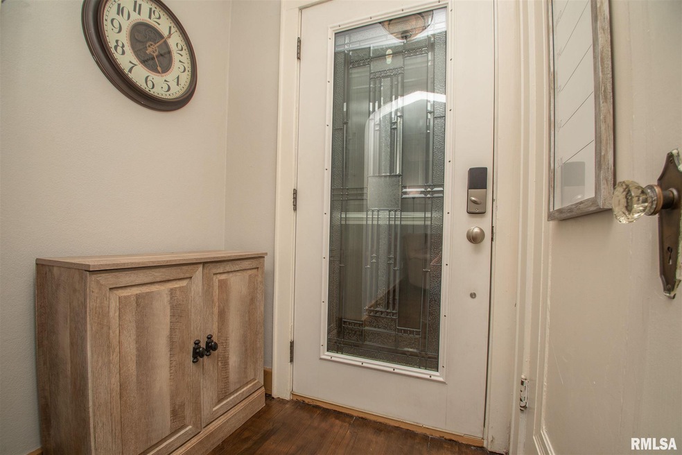 1520 Fulton Ct, Davenport, IA 52803 - photo 1