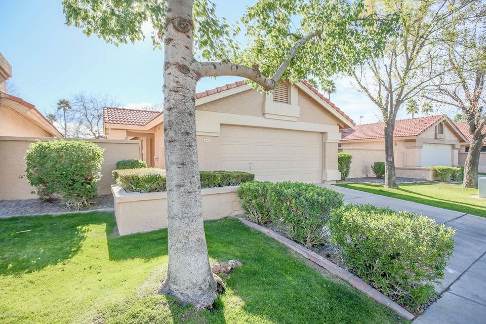 1049 W Sunward Dr-Gilbert, AZ  85233-Uni