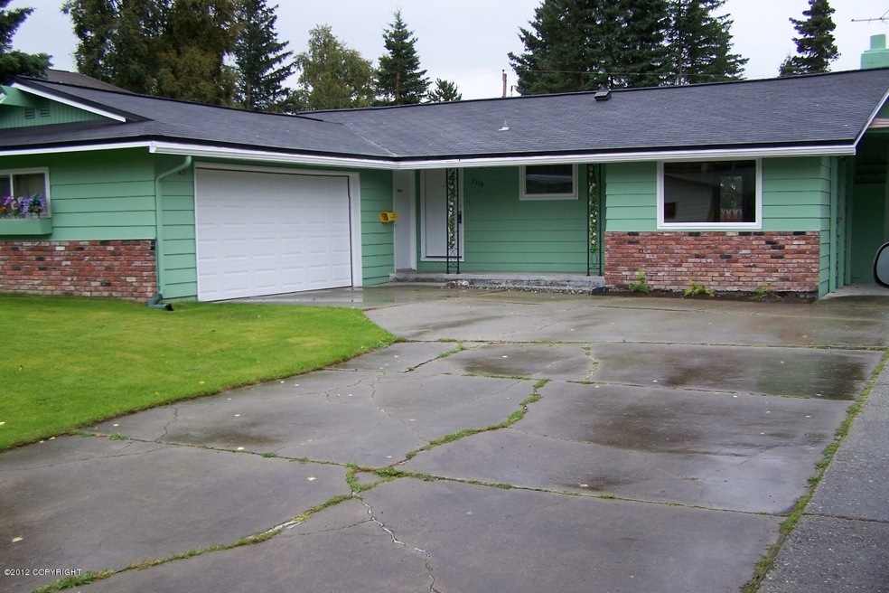 7318 Madelynne Dr, Anchorage, AK 99504 - photo 1