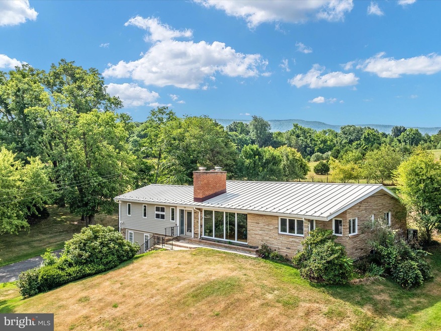 225 S Main St, Edinburg, VA 22824 - photo 1