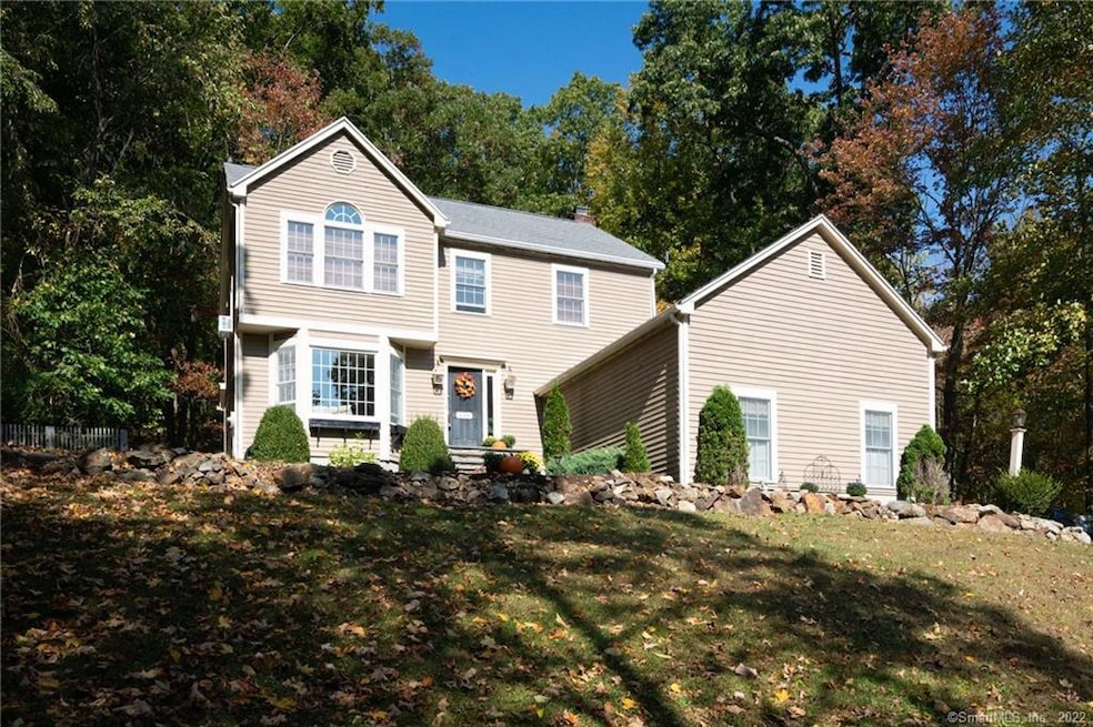 139 Stonefence Rd, Naugatuck, CT 06770 - photo 1